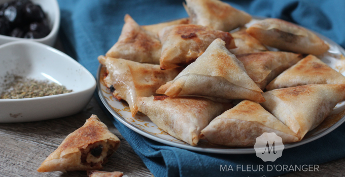 Bricks au fromage et olives noires