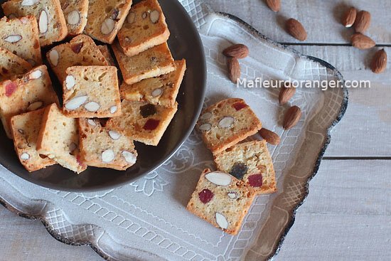 Fekkas : Biscuits croquants aux amandes et fruits confits